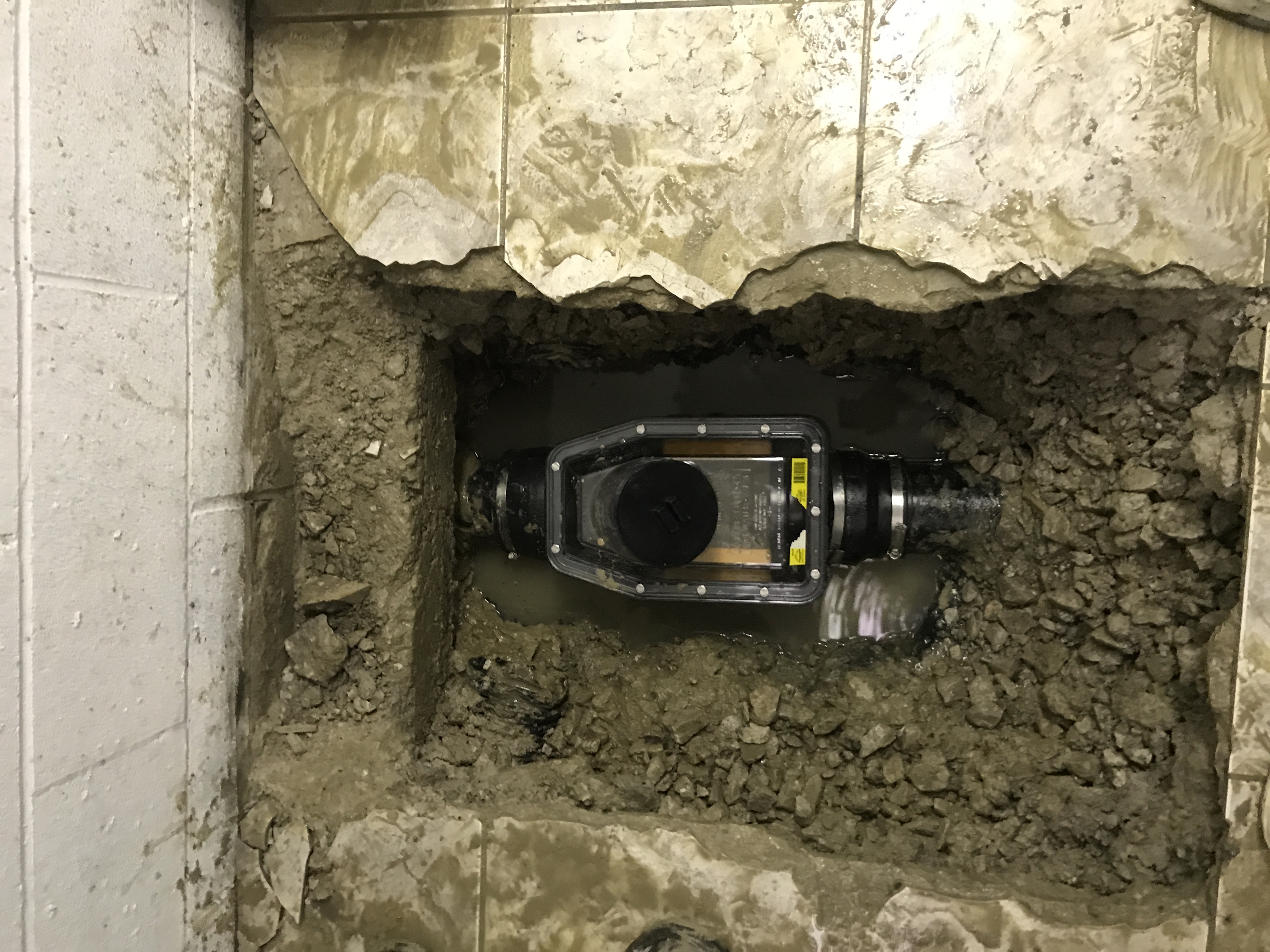 Backwater valve installed in floor