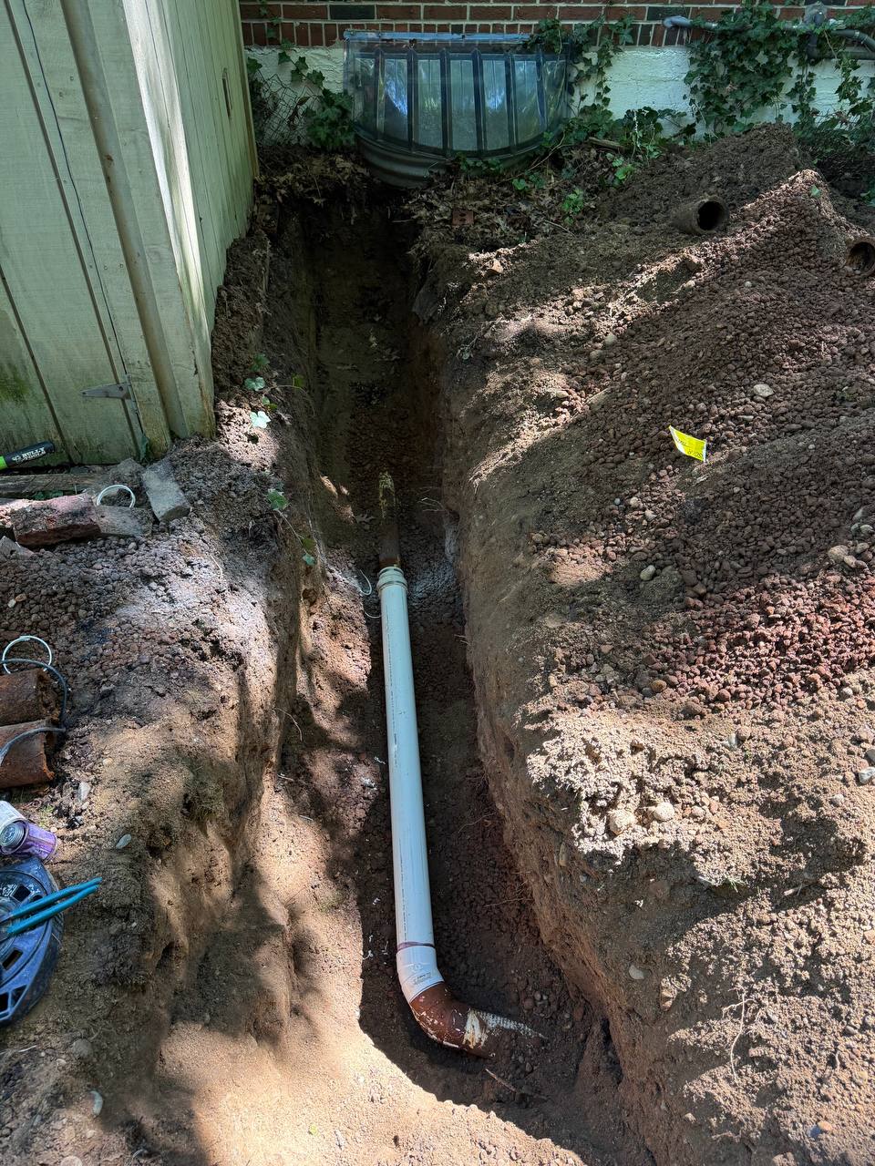 Professional sewer line locating equipment for precise underground pipe detection