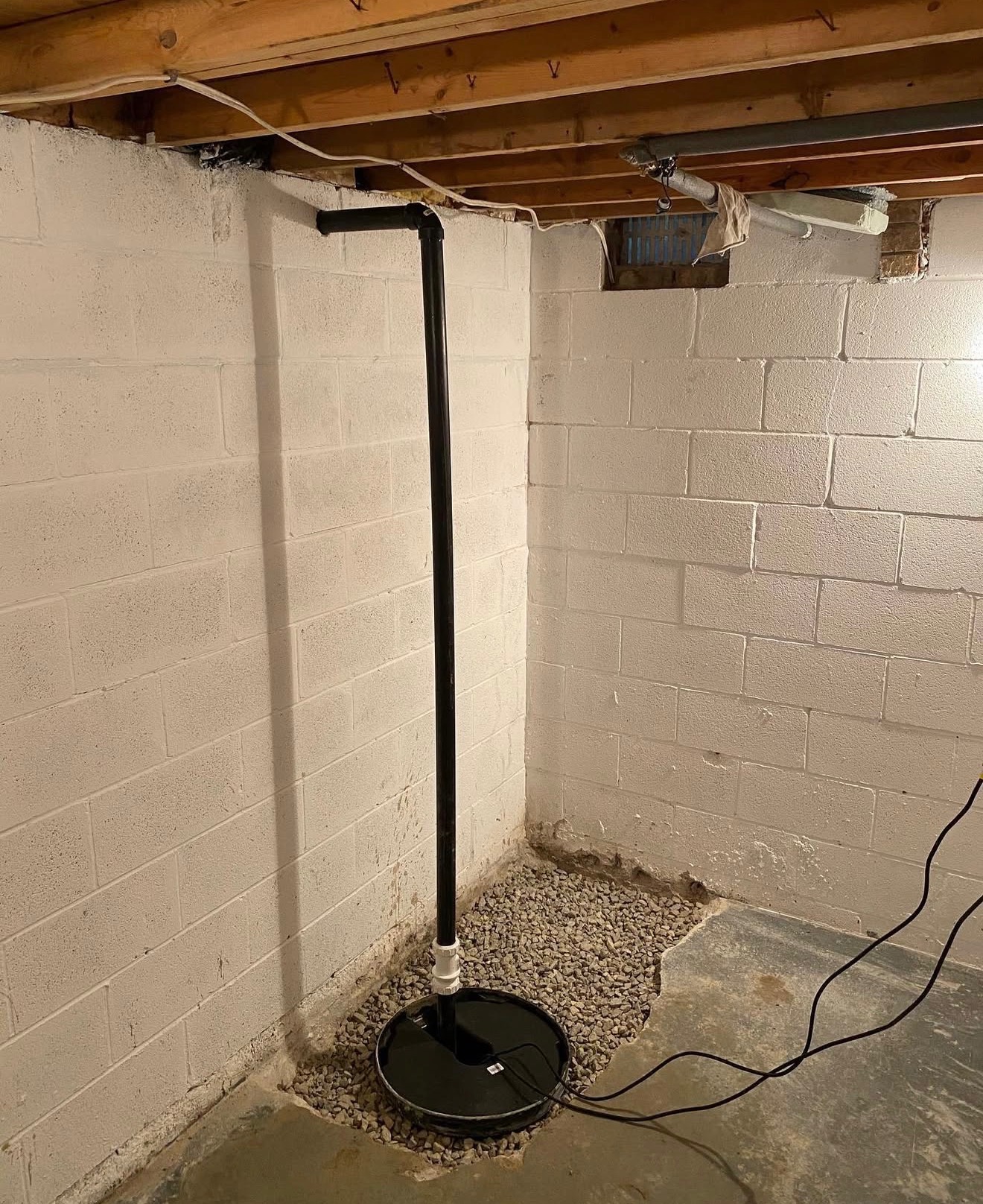 Sump pump with drainage system